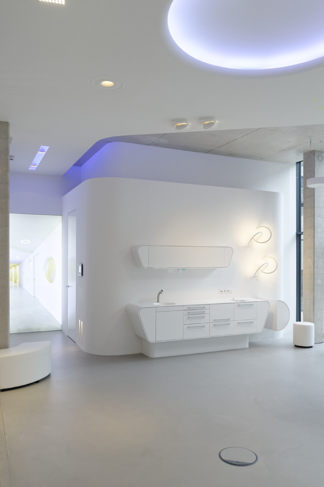 FLOS - Wall Piercing + Modular Spock