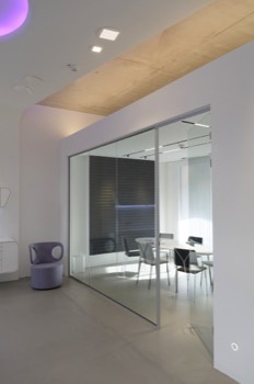 FLOS - Running Magnet